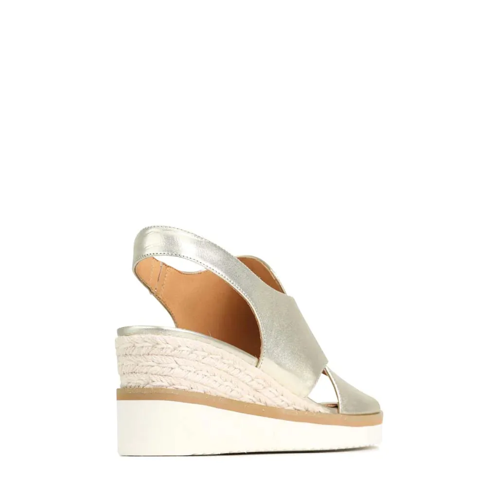 Lazing Wedge in Champagne